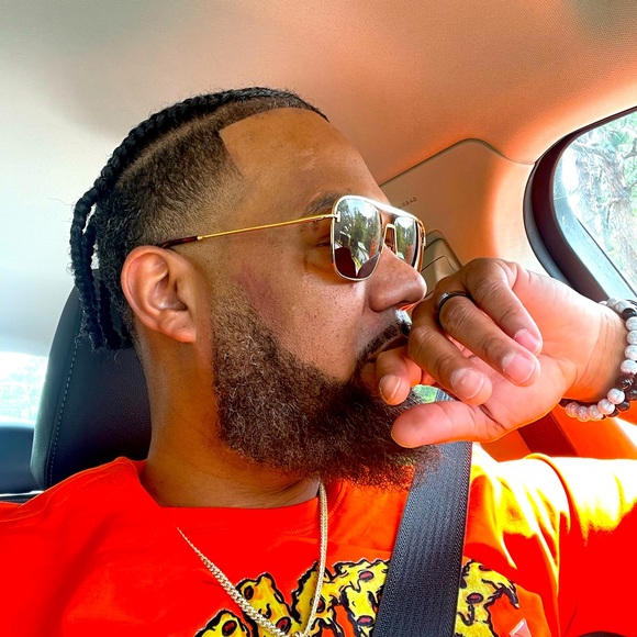 Meet your Posher, Kevin - Picture 1 of 1